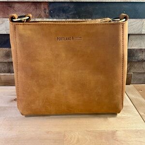 Portland Leather Goods Dakota Triangle, new.